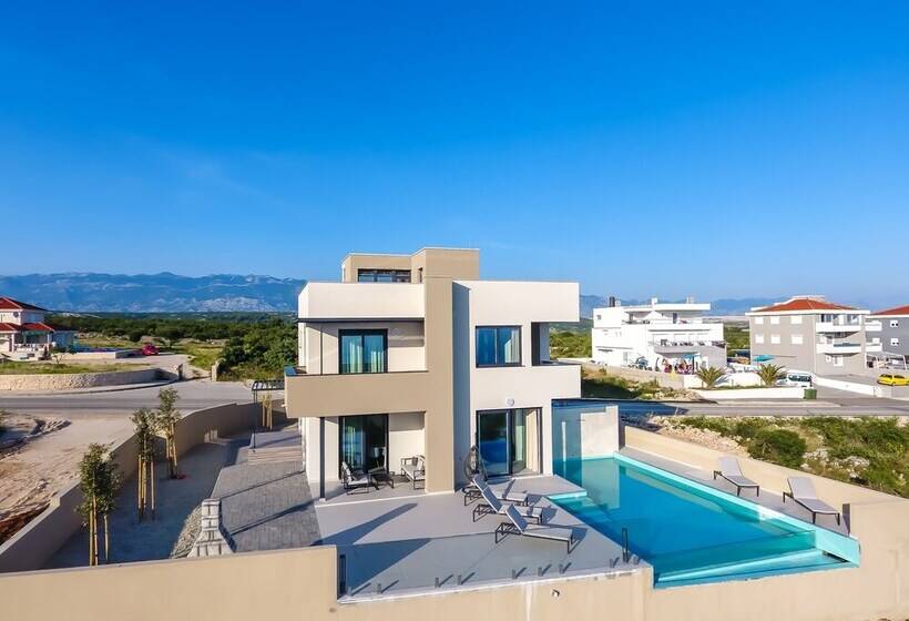 Villa Sara Private Infinity Pool
