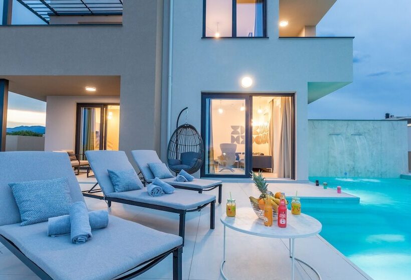 Villa Sara Private Infinity Pool