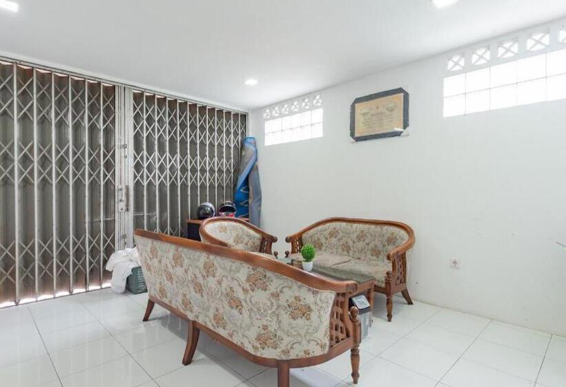 旅馆 Reddoorz Syariah Near Rs Hermina Sukabumi