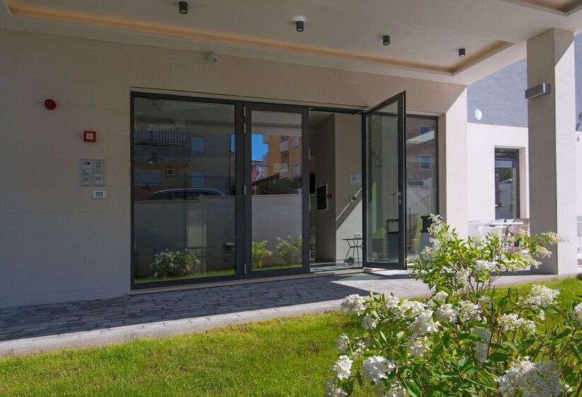 Aparthotel Punta Blu   Pool & Spa