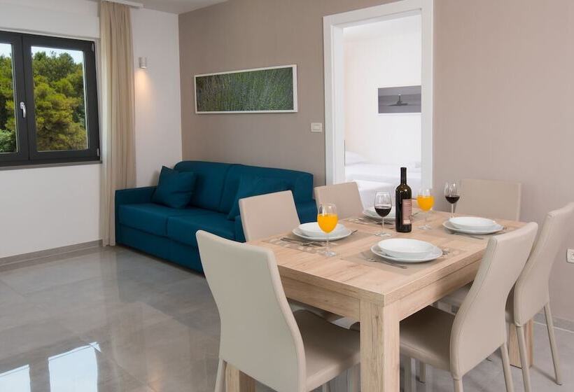 Aparthotel Punta Blu   Pool & Spa