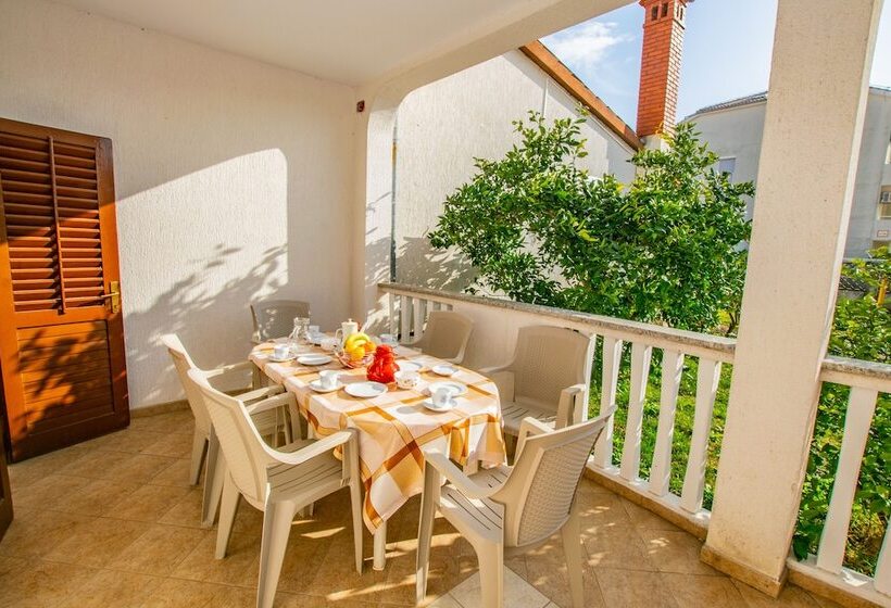 Apartments Grakalic Great Location