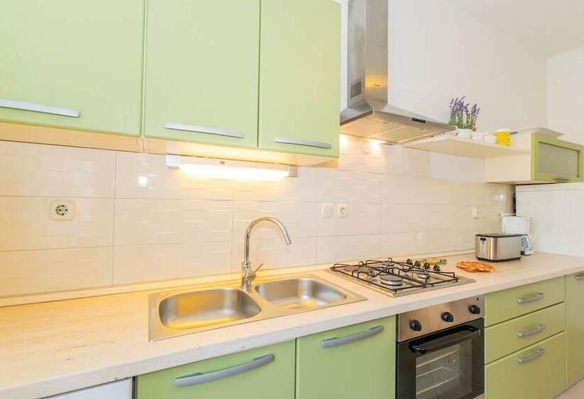 Apartments Grakalic Great Location