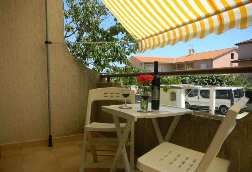 Sunny Hill Apartments