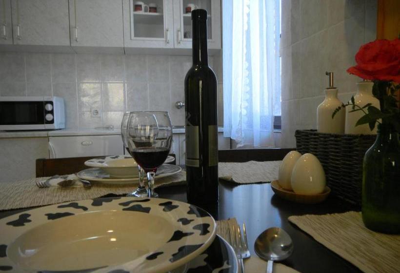 Sunny Hill Apartments