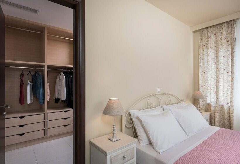 Beautiful Pool Villa For Relaxing Family Holidays