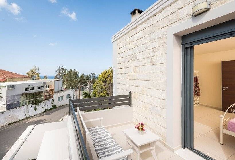 Beautiful Pool Villa For Relaxing Family Holidays