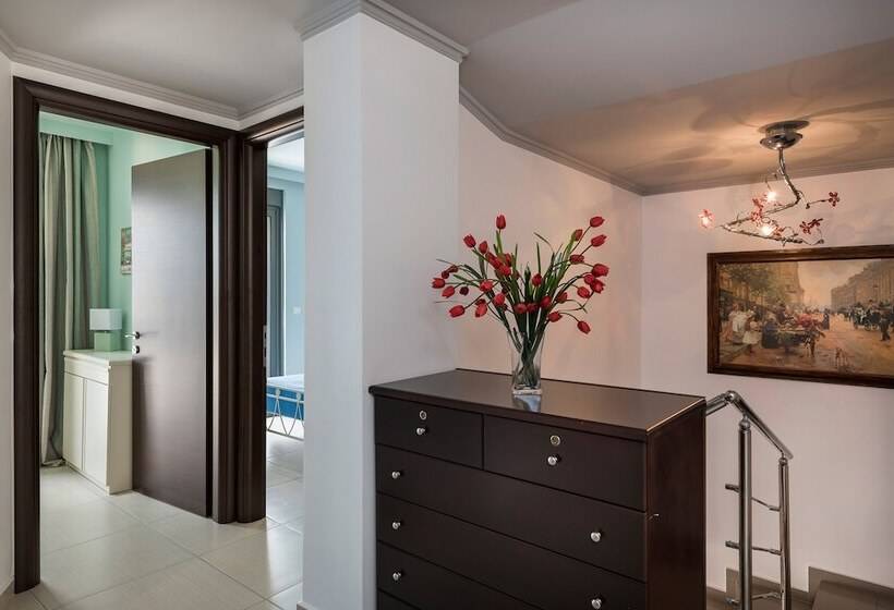 Beautiful Pool Villa For Relaxing Family Holidays