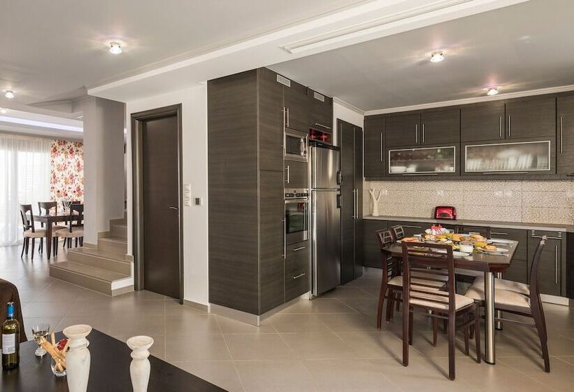 Beautiful Pool Villa For Relaxing Family Holidays