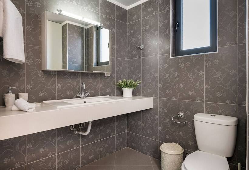 Beautiful Pool Villa For Relaxing Family Holidays