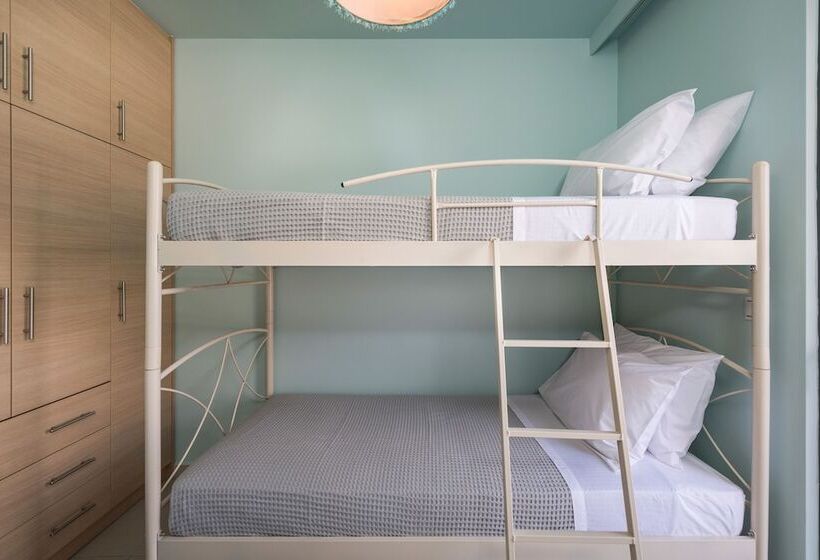 Beautiful Pool Villa For Relaxing Family Holidays