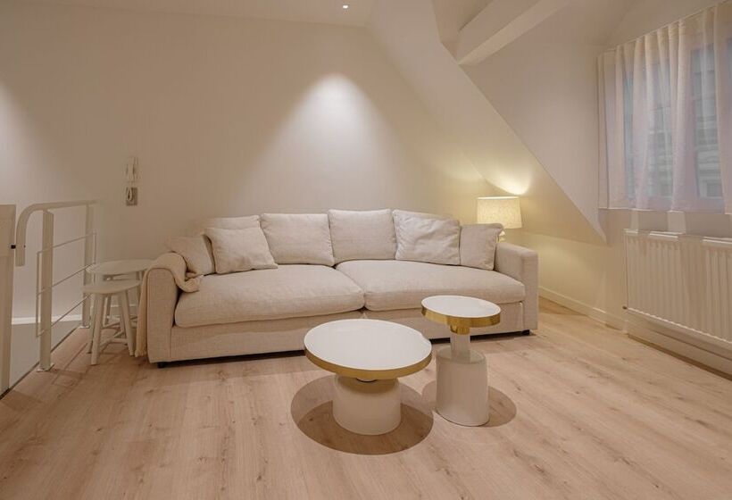 Boutique Charme Apartments 10