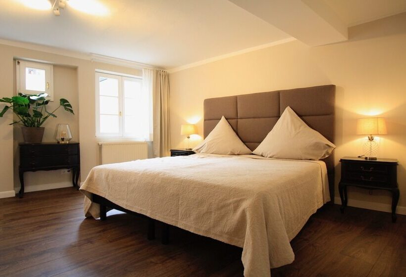 Boutique Charme Apartments 10