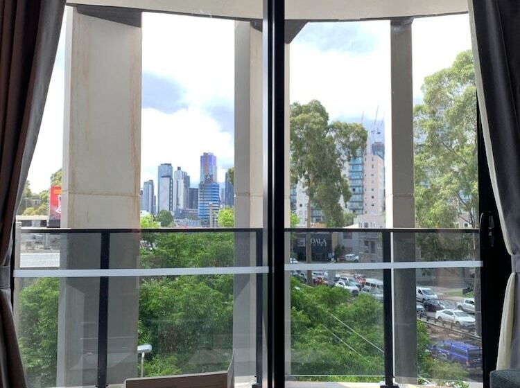 Clarion Apartments South Melbourne