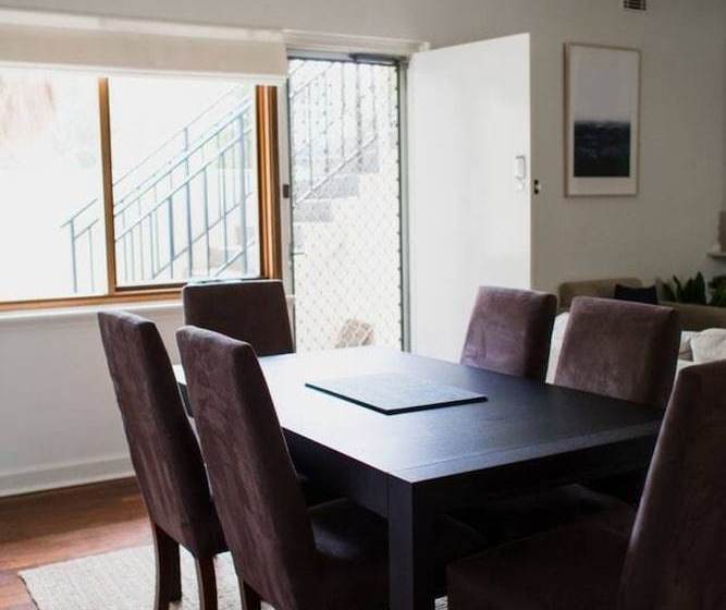 Cottesloe Beach Villa W/large Courtyard  Sleeps 4