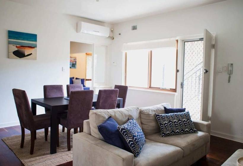 Cottesloe Beach Villa W/large Courtyard  Sleeps 4