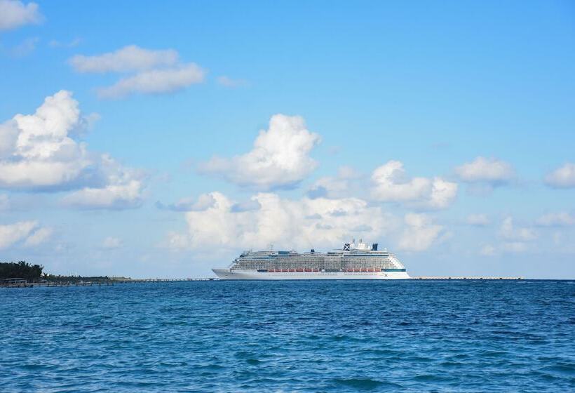 El Fuerte Beach Resort