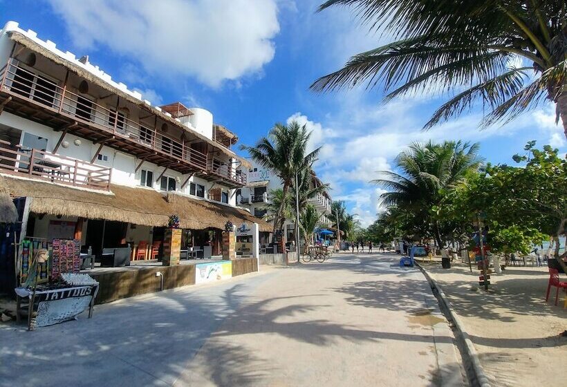 El Fuerte Beach Resort