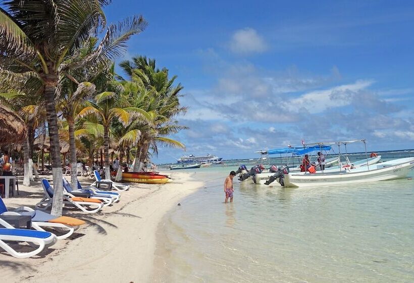 El Fuerte Beach Resort