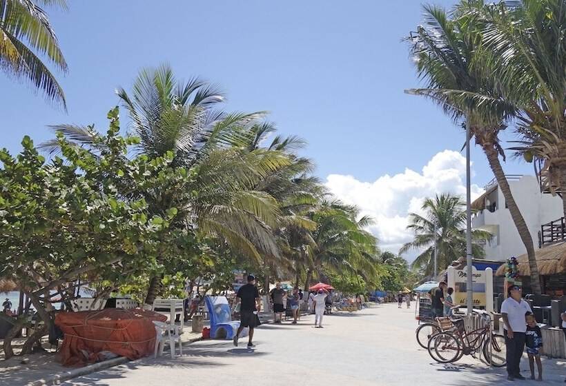 El Fuerte Beach Resort