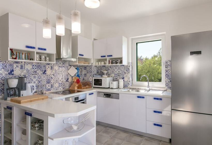 Family Villa Makarac Perfect Place To Get Away And Relax