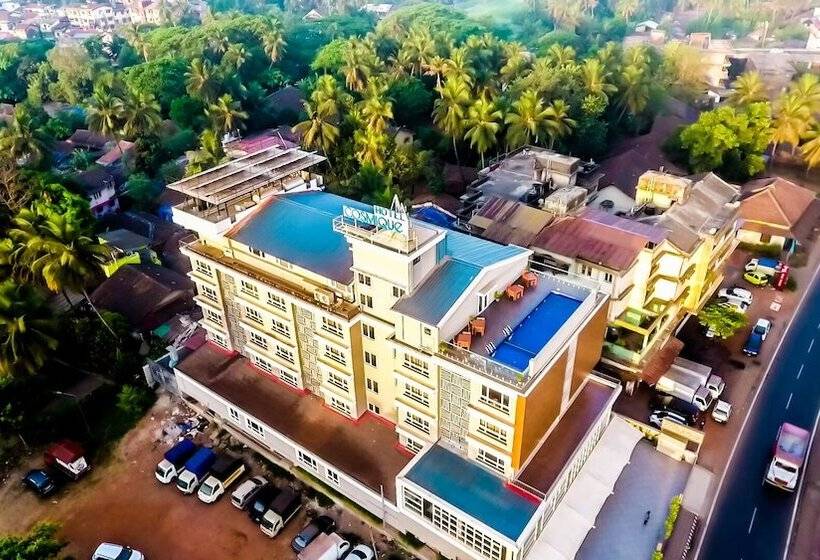בית מלון כפרי Cosmique Clarks Inn Suites Goa