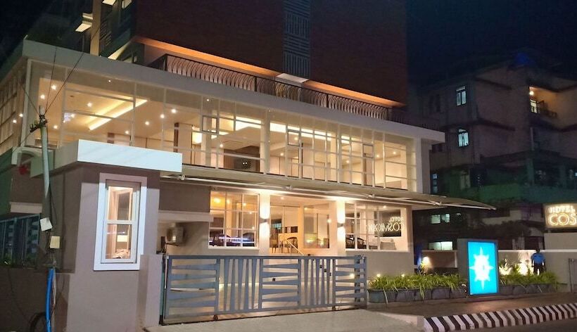 בית מלון כפרי Cosmique Clarks Inn Suites Goa