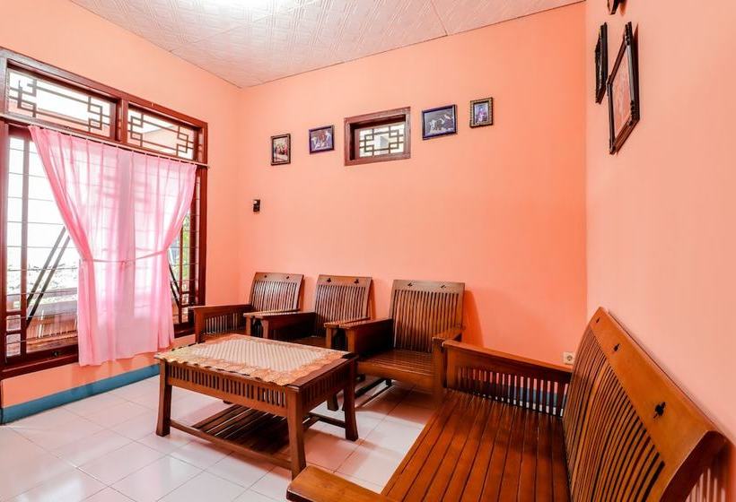 Отель Homestay Penginapan Anita