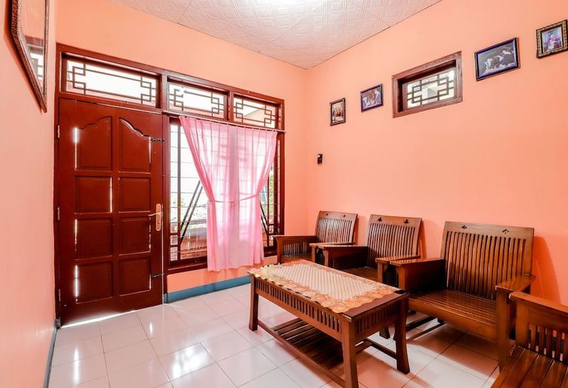 Отель Homestay Penginapan Anita