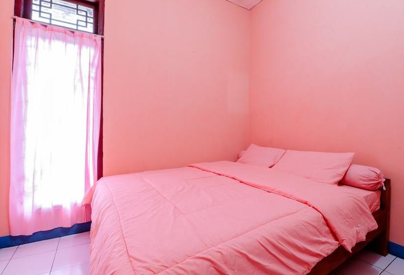 Отель Homestay Penginapan Anita