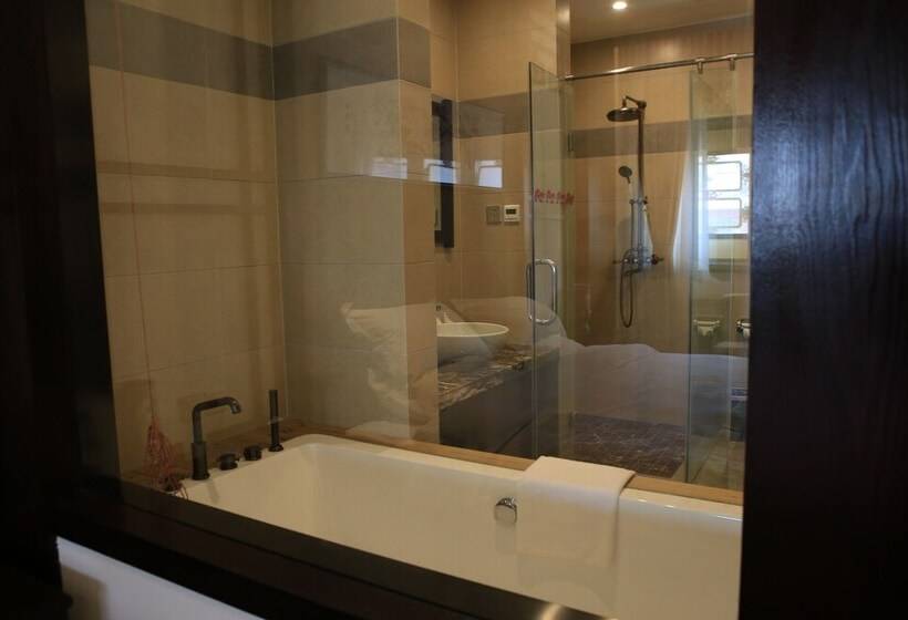 Отель Jinbi Club Boutique