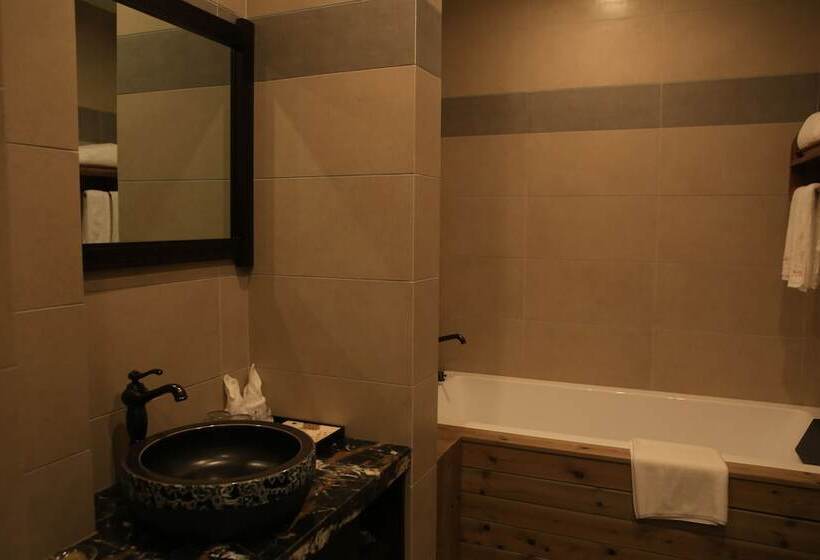 Отель Jinbi Club Boutique