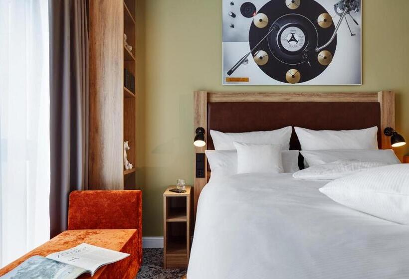 Me And All Hotel Hanover, By Hyatt