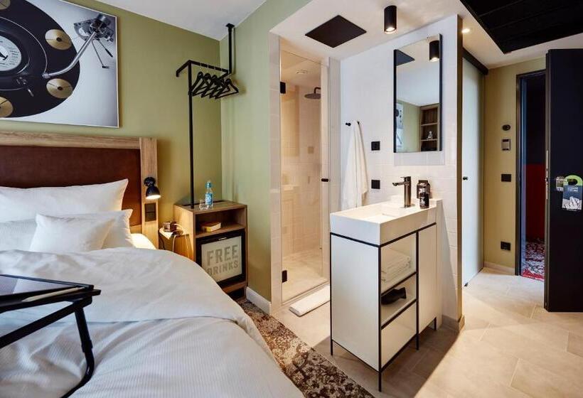 Me And All Hotel Hanover, By Hyatt