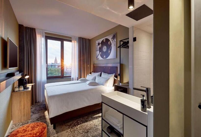 Me And All Hotel Hanover, By Hyatt