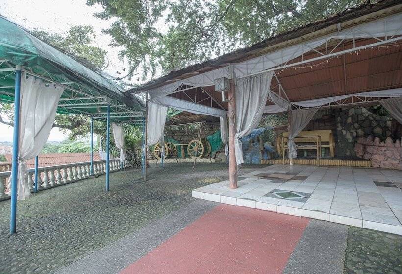 Szálloda Oyo 588 Sunrock Resort