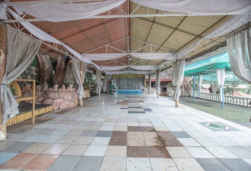 Szálloda Oyo 588 Sunrock Resort