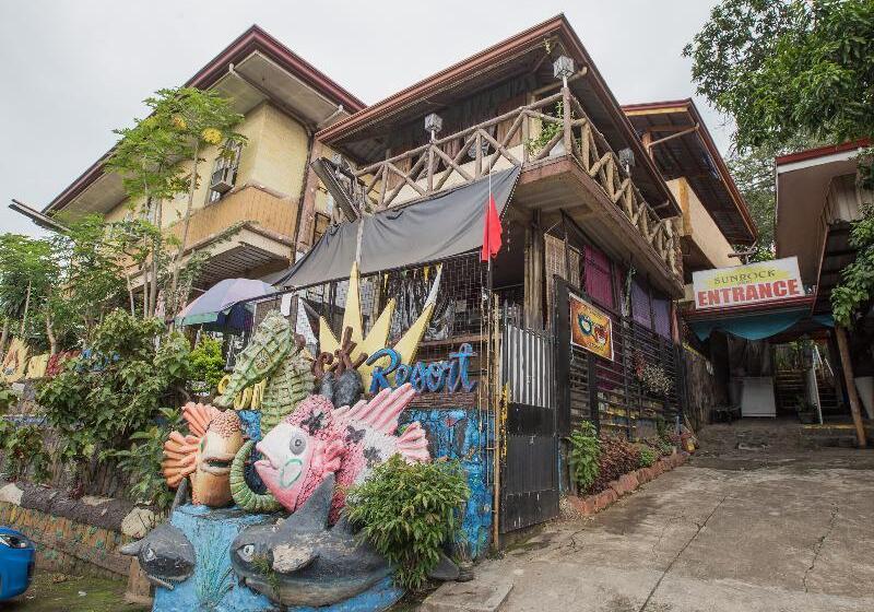 Szálloda Oyo 588 Sunrock Resort