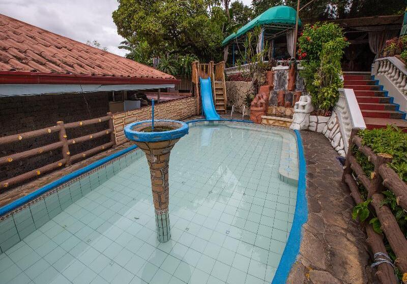 Szálloda Oyo 588 Sunrock Resort