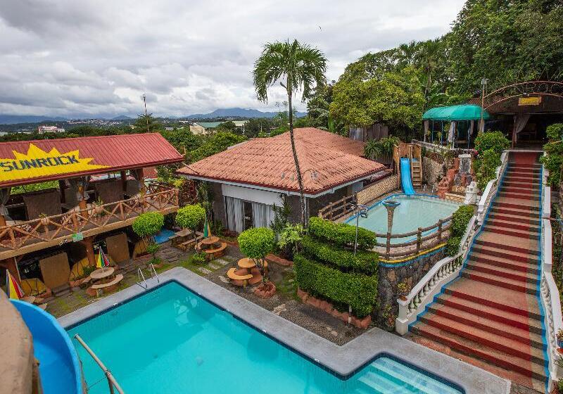 Szálloda Oyo 588 Sunrock Resort