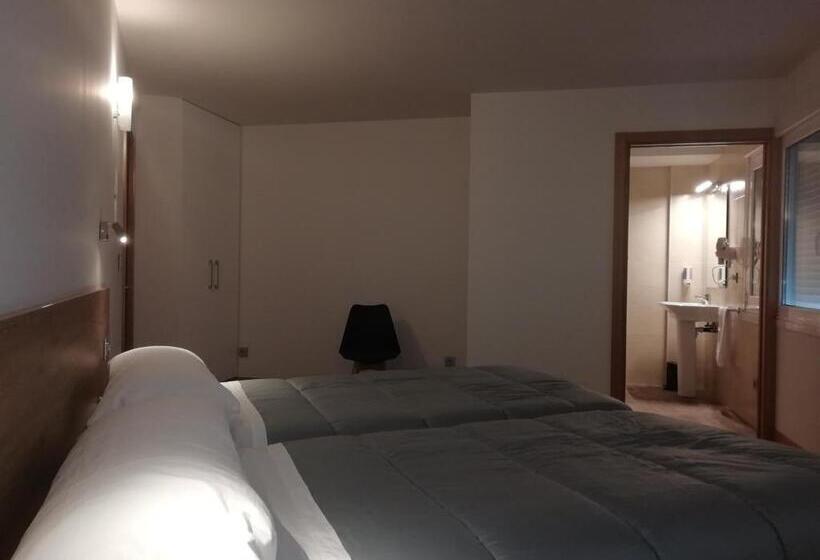 هتل Pensión B2bikain Hss00895