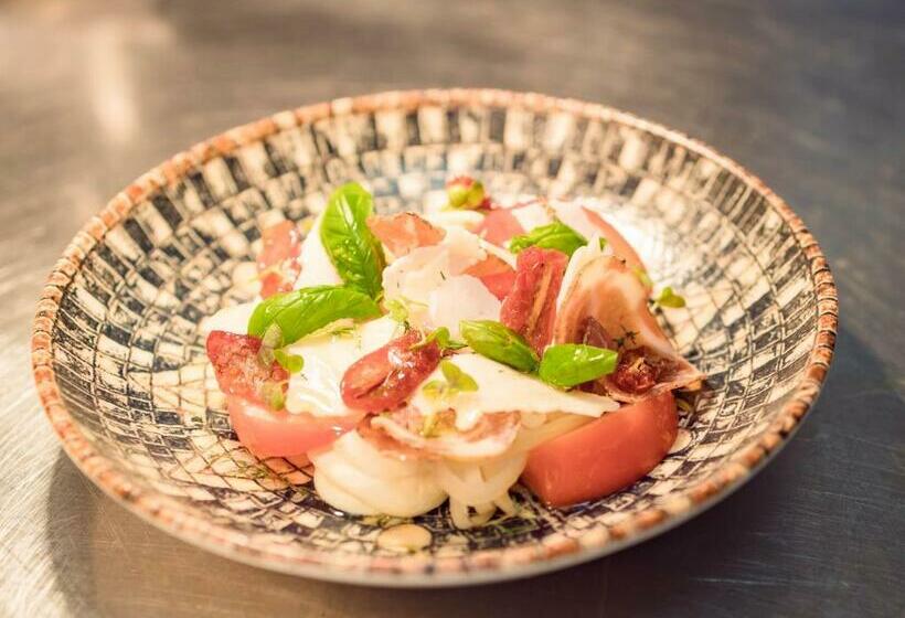 Отель Hôtel San Lucianu