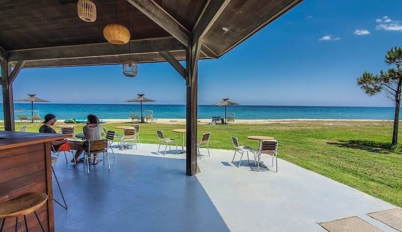 Отель Hôtel San Lucianu