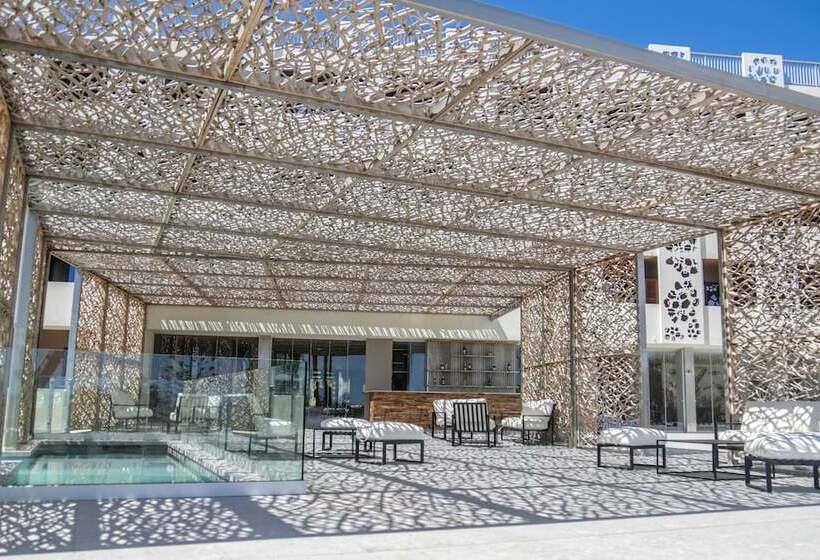 Отель Hôtel San Lucianu