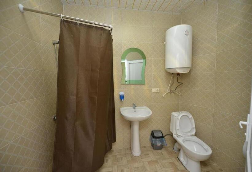 هتل Nine Brothers