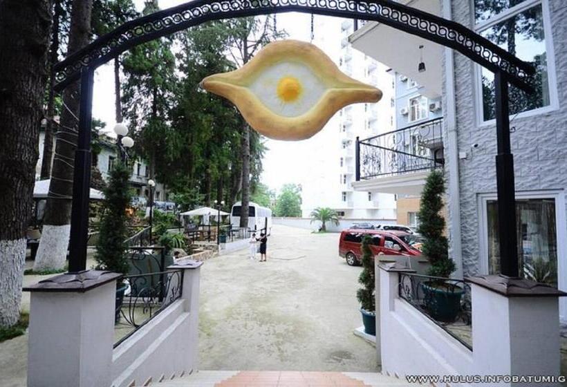 هتل Nine Brothers