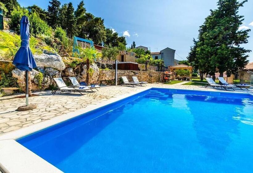 Luxury Villa Gabriela