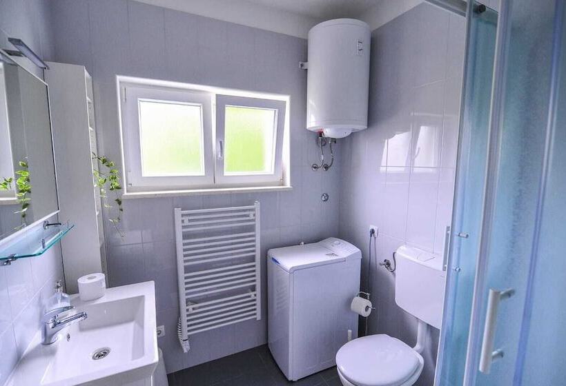 פנסיון Apartments An Ni   Adults Only