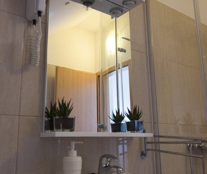 Пансион Apartments And Rooms Katija & Egon