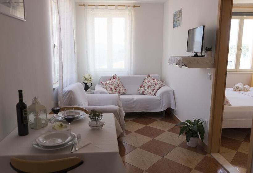 Пансион Apartments And Rooms Katija & Egon